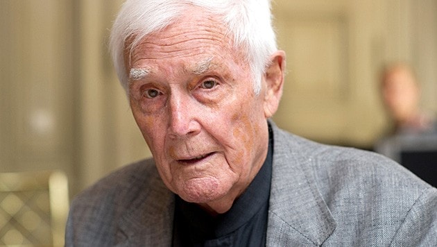 Joachim "Blacky" Fuchsberger ist im Alter von 87 Jahren verstorben. (Bild: APA/dpa)