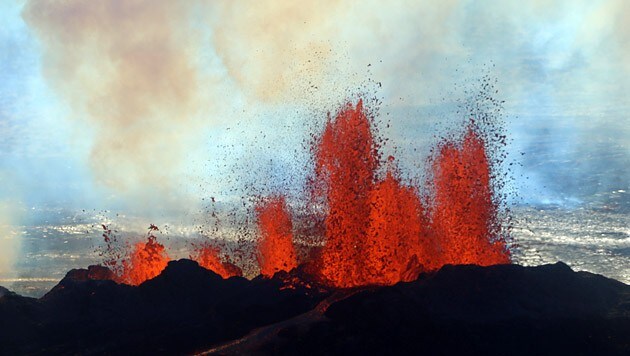 60 Meter hohe Lava-Fontänen an der Nordflanke des Bardarbunga (Bild: AP)