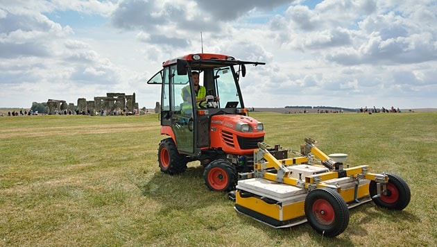 Untersuchung des Bodens um Stonehenge mittels Radar (Bild: © 2014 LBI ArchPro)