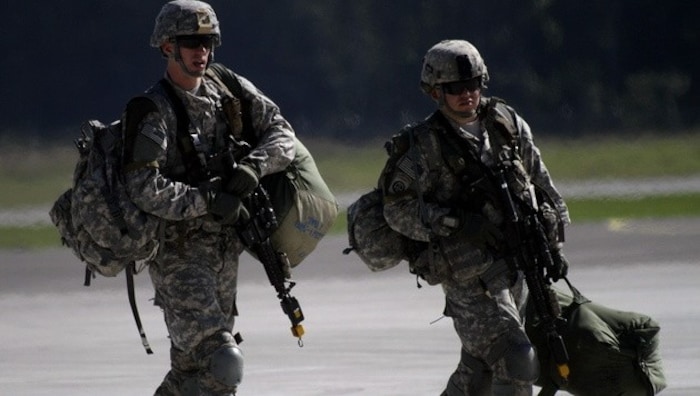 Archivbild: US-Soldaten auf dem Weg zu einer NATO-Übung