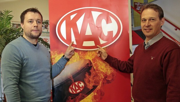 Martin Stloukal (li.) ist der neue KAC-Cheftrainer, Jarmo Myllys der Torwarttrainer (Bild: APA/Gert Eggenberger)