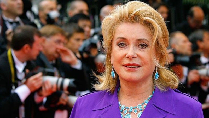 Catherine Deneuve bringt ihren Film "3 Curs" mit nach Venedig. (Bild: AFP/Francois Mori)