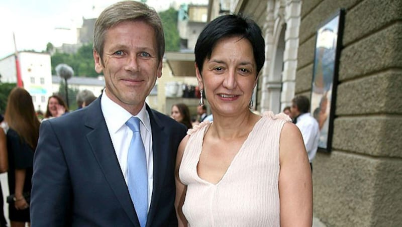 Österreicher in Venedig: BM Ostermayer mit Ehefrau Manuela. (Bild: APA/FRANZ NEUMAYR/MMV)