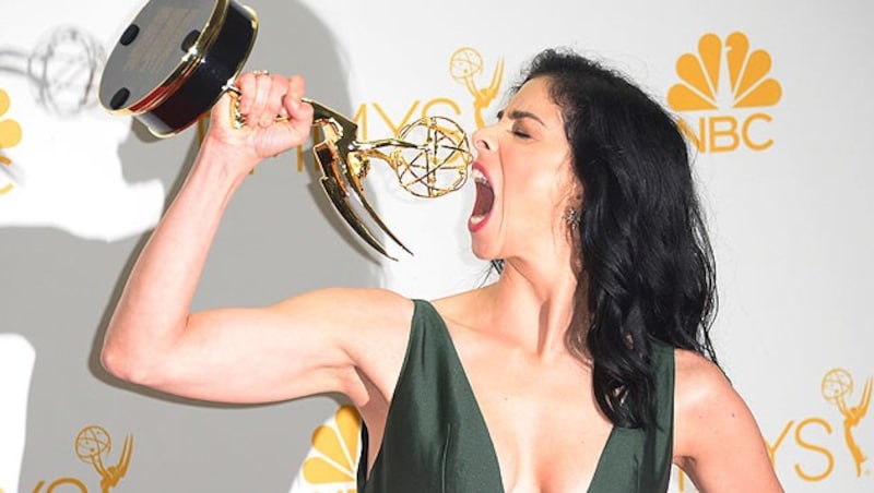 Sarah Silverman schockte am Red Carpet, sie behauptete, flüssiges Marihuana dabei zu haben. (Bild: APA/EPA PAUL BUCK)