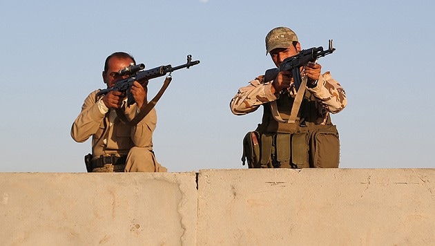 Schweizer Christen sollen sich den kurdischen Peshmerga-Kämpfern (Bild) angeschlossen haben. (Bild: AP)