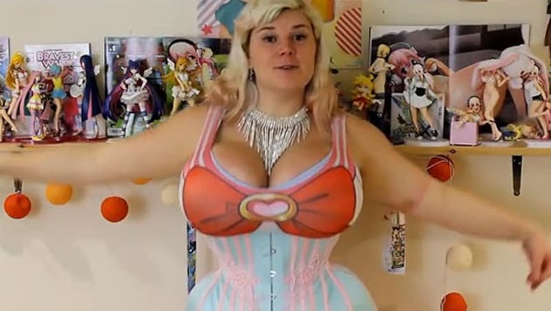 Penny Brown alias "Penny Underbust" will aussehen wie eine Manga-Figur. (Bild: twitter.com/Penny_Underbust)