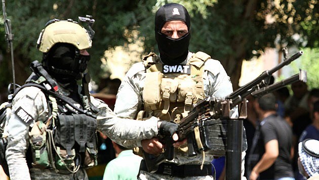 Irakische Sicherheitskräfte müssen aufgrund der politischen Krise vermehrt ausrücken. (Bild: APA/EPA/ALI ABBAS)