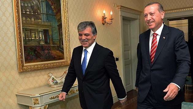Präsident Gül geht, dessen Nachfolger Erdogan kommt. Aber wer wird der neue Premier? Gül vielleicht? (Bild: AP)