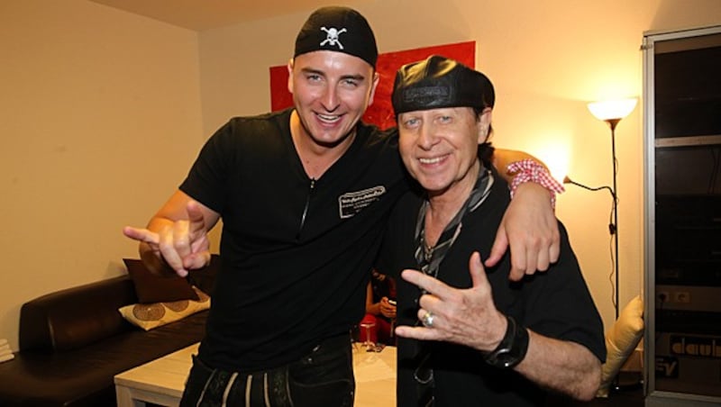 Steirerbua Andreas Gabalier mit Scorpions-Frontmann Klaus Meine (Bild: Sepp Pail)