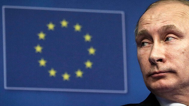 Präsident Putin droht nach EU-Sanktionen mit höheren Energiepreisen. (Bild: APA/EPA/OlivierHoslet)