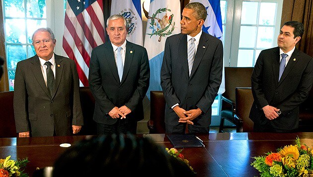 Salvador Sanchez Ceren, Otto Perez Molina, Barack Obama und Juan Hernandez (Bild: AP)