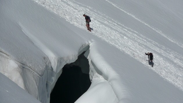 In diese Gletscherspalte stürzte die 45-Jährige. (Bild: Bergrettung/Brandstätter)