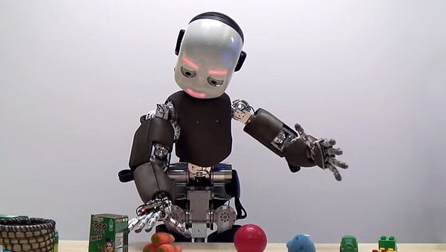 (Bild: YouTube.com/iCub HumanoidRobot)