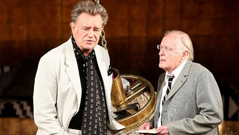 Gert Voss und Erhard Marggraf im Shakespeare-Stück "Maß für Maß", Salzburger Festspiele 2011. (Bild: APA/Neumayr/MMV)