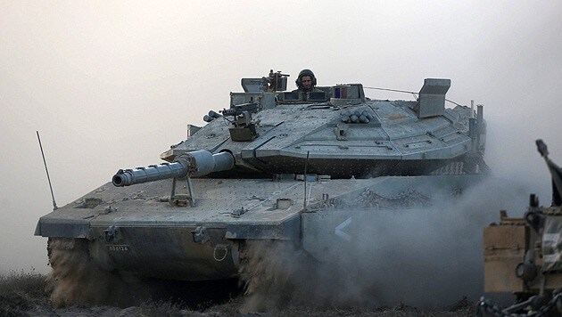 Israelischer Kampfpanzer "Merkava" (Bild: APA/EPA/Abir Sultan)
