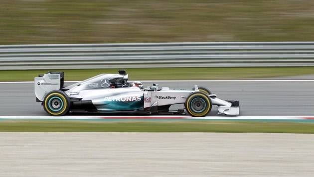 Lewis Hamilton im Mercedes (Bild: Darko Bandic)