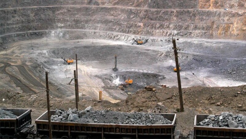Eine Mine für seltene Erden in China (Bild: AP)
