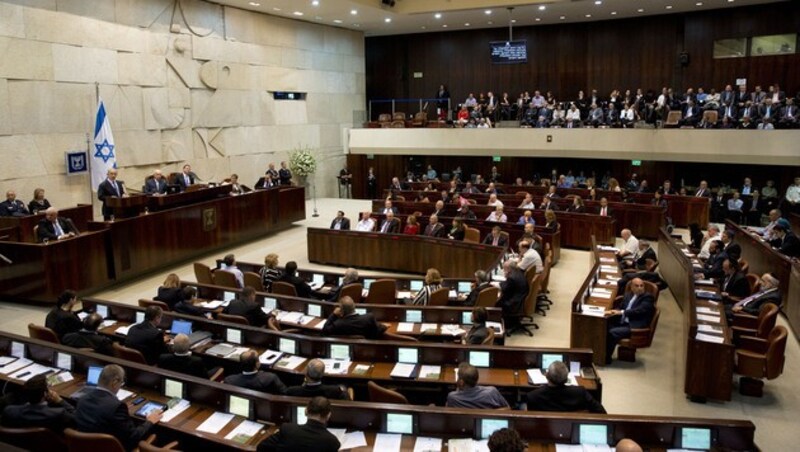 Nach den Wahlen dürften mehr als ein Dutzend Parteien in Israels Parlament vertreten sein. (Bild: AP)