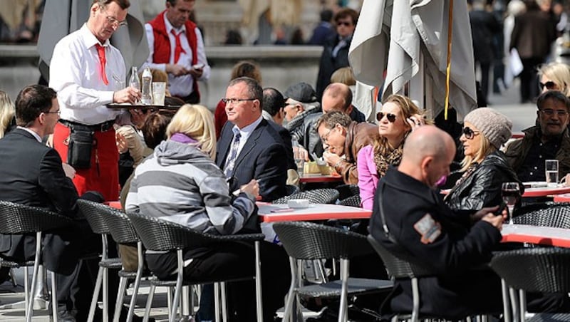 Beliebter Platz für Shoppen und Kaffeegenuss: die Kärntner Straße (Bild: APA/ROBERT JAEGER)