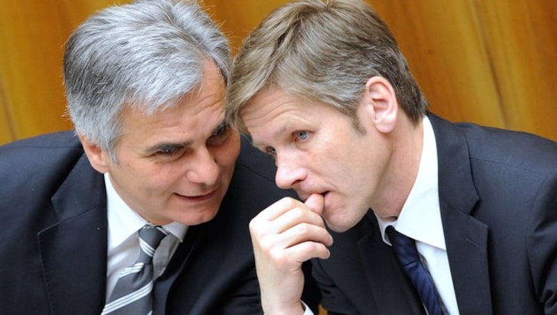 Former Federal Chancellor Werner Faymann (right) and former Minister Josef Ostermayer were previously on board at Imfarr. (Bild: APA/ROBERT JAEGER)