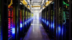 Archivbild: So sieht es in einem Google-Rechenzentrum in den USA aus.