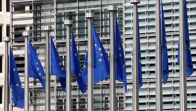Der Entwurf der EU-Kommission ist vorsichtiger und flexibler als der ursprüngliche Plan. (Bild: AP)