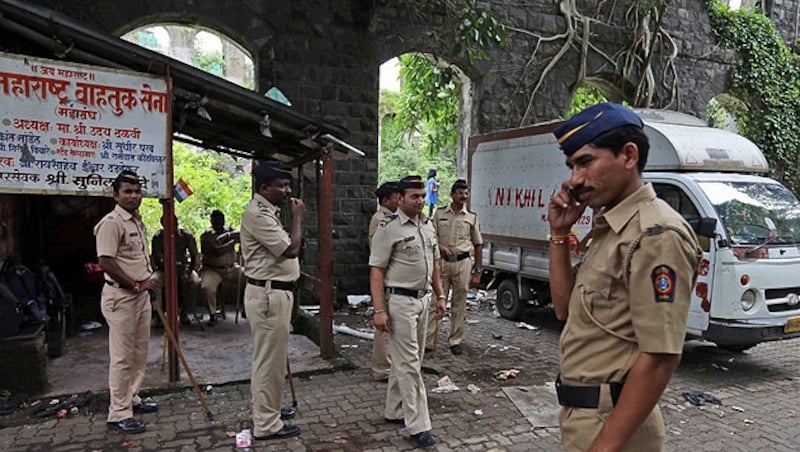 Indische Polizisten ermitteln. (Bild: EPA)