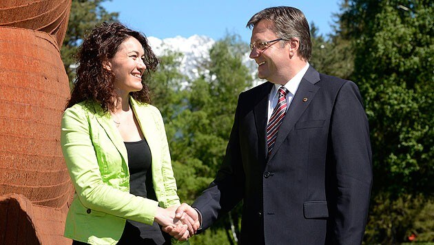 Tirols Landeshauptmann Günther Platter (ÖVP) und seine Vize Ingrid Felipe (Grüne) (Bild: EPA)