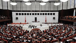 Das Parlament in Ankara stimmte am Dienstagabend für einen NATO-Beitritt Schwedens (Bild: EPA)