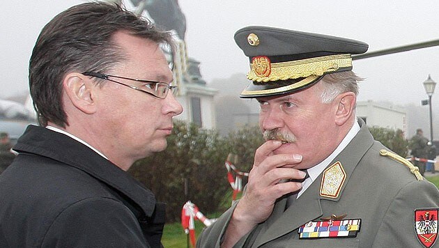 Ex-Verteidigungsminister Norbert Darabos und Ex-Generalstabschef Edmund Entacher (Bild: APA/Georg Hochmuth)