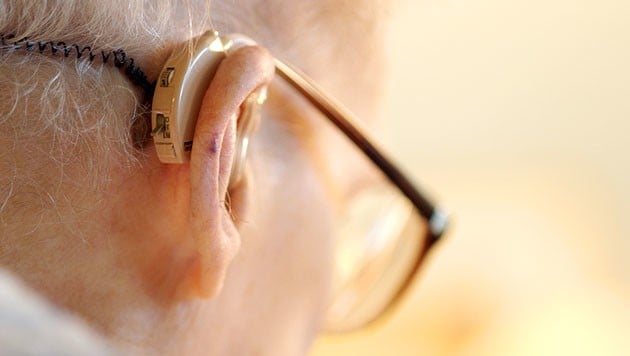 Wegen Hörgerät wurde Prozess vertagt (Bild: thinkstockphotos.de)