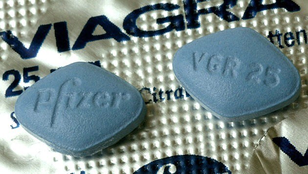 Viagra ya da Cialis gibi etkili ilaçlar sadece reçete ile alınabilir. (Bild: APA/dpa/Uli Deck)