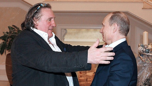 Gerard Depardieu mit Kremlchef Wladimir Putin (Bild: EPA)