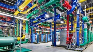 Archivaufnahme: So sieht es in einem Google-Rechenzentrum aus (Bild: Google)