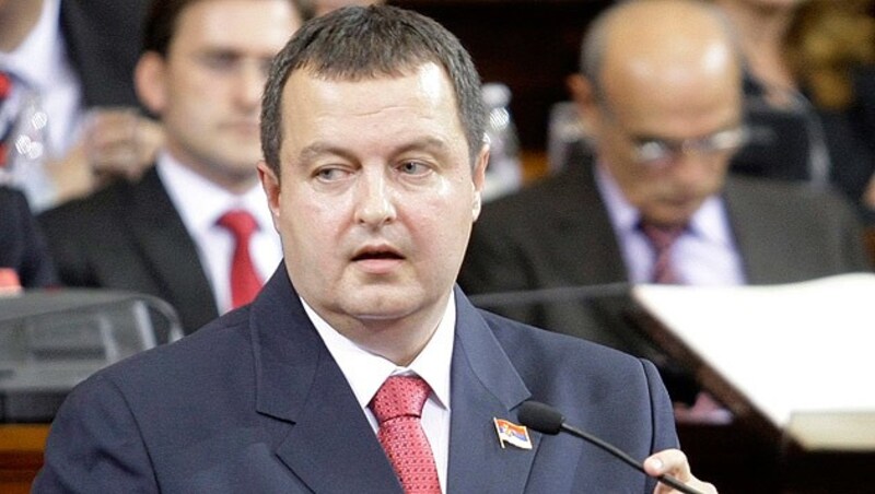 Der serbische Außenminister Ivica Dacic (Bild: EPA)