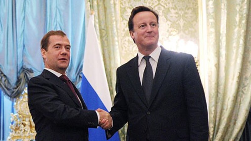 Dmitri Medwedew und David Cameron im Jahr 2011 (Bild: EPA)