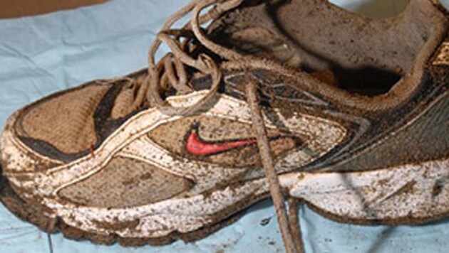 Dieser Schuh wurde mitsamt Knochen 2011 angeschwemmt. (Bild: Royal Canadian Mounted Police)