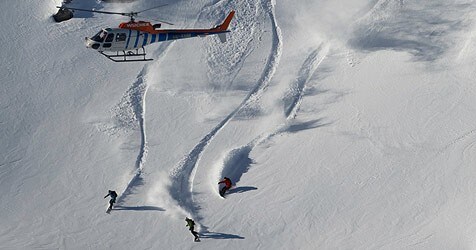 Heliskiing ist am Arlberg weiterhin erlaubt - trotz Klimakrise. (Bild: Wucher Helicopter/Peter Mathis)